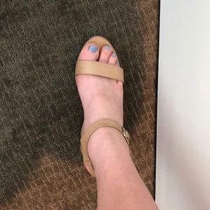Tan Wedges